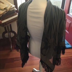 A magnificent lady shawl